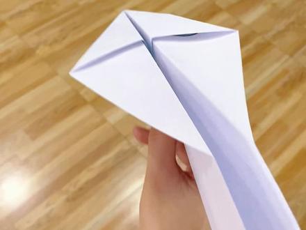 用A4纸做的环翼纸飞机,你们玩过吗?原来大圆筒也能飞这么远#折纸 #手工 #纸飞机 #一学就会