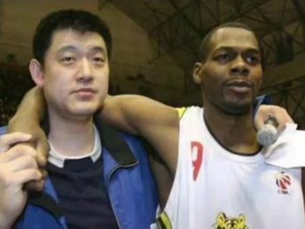 孙军 罗德格里格尔 李爱军 王博 王晗 杜江 薛玉洋 赵阿男 麦考姆麦基。曾经的回忆。还有长春市体育馆冒烟咕咚的魔鬼主场,谁来也不好使!