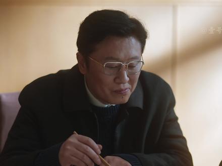 郭京飞新剧《老舅》来袭,唱歌拿了第一名,却给厂长唱了一首铁窗泪..#郭京飞 #老舅 #铁窗泪 #新剧来袭 #影视解说