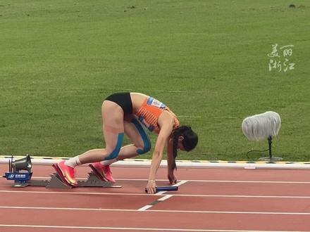 #湖北队获女子4X100米接力金牌 陈妤颉领衔的浙江队获铜牌。(记者:屠晨潇)