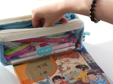 家里有孩子经常写错字需要修改,或者要涂答题卡、画细节 这支橡皮笔用起来确实顺手很多。#橡皮笔 #橡皮 #文具推荐 #期末考试 #橡皮擦