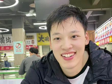 感觉这期也有点帅哦#搭讪#校园采访#新人博主