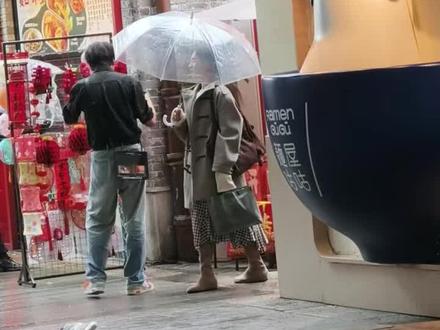 在佛山偶遇#李现 #张婧仪 拍戏现场#雾里青 #拍戏现场