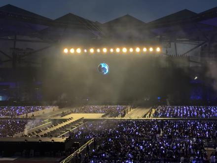 这山顶位原来是全景😂 开场#谢霆锋深圳演唱会