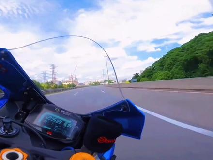 视频源于泰国不限速公路,请勿模仿!#第一视角 #压弯 #危险动作请勿模仿 #机车