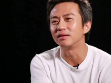 #邓超 #男神 电影《从你的全世界路过》拍摄现场,超哥传授自拍秘籍,太帅了,太可爱了。