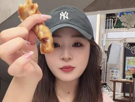 乐乐妈回应;我不是被离婚,是我主动起诉,主动离婚的!是我不要那段婚姻,是我坚决要离开!#好吃推荐 #太香了这个味道很上头 #客家功夫泡鸭爪