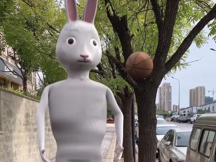 #忍兔 居然可以变大 帮我从树上拿下了球#动画片 #轻漫计划