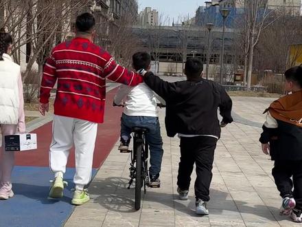 有一种童年,给什么也不换#娥哥随拍#娥家班#娥哥的兄弟们@娥哥日常 @娥嫂