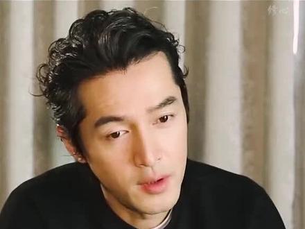 99易烊千玺高情商大赏连影帝胡歌都被折服了果然是情商和颜值