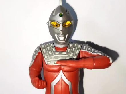 再版赛文奥特曼发光扭蛋#特摄 #玩具 #开箱 #男孩玩具 #奥特曼 #万代 #手办 #模型玩具