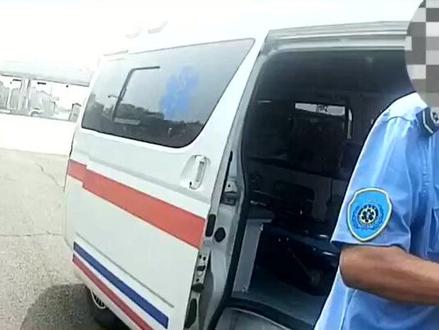 救命车不等于特权车 (作者:高子星 编辑:王建国 孙琦 审核:张瑞 素材:高速三支队)#交通安全