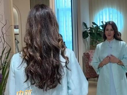 中式美学再圈粉!武契奇夫人试穿旗袍爱不释手 直呼“我太喜欢了”#直击第一线 #媒体精选计划
