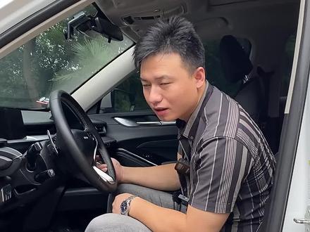 下陡坡时,汽车上的这个小功能很实用,但很多人容易忽视!#汽车知识