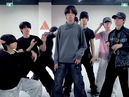 摔了让朱志鑫负责哈哈哈哈哈哈哈哈哈哈