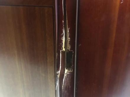 门套锁扣撞劈了完美修复