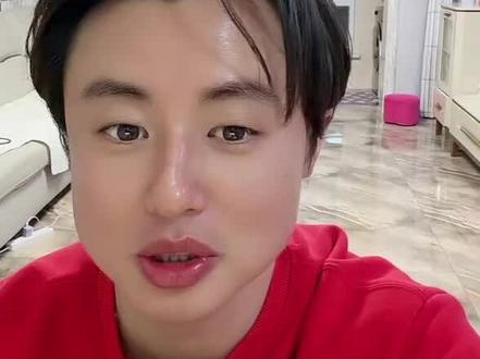 狗总和粉丝连麦讨论大黄小白!
#狗总 #狗总直播 #黄金 #白银