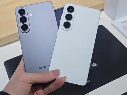 相差2000元,刚发布的s26和s26+应该怎么选?
#三星S26#三星S26+#三星Buds4#三星Buds4Pro#三星AI搭子已就位