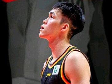 庞峥麟是幸运的,首次进入cba就入选全明星首发阵容 #庞峥麟#CBA全明星首发阵容 #dou来CBA
#江苏男篮