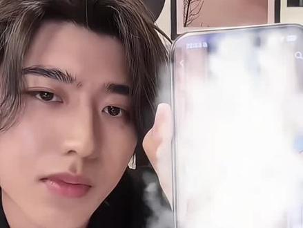 不要这样伤害他好吗🥺
明明开开心心开直播
和我们分享他非常用心制作的新专辑
和我们一起看大家翻拍的视频
却被突如其来的一句话这样伤害了
真的好心疼😭
#蔡徐坤 #蔡徐坤直播 #蔡徐坤新专 #原创音乐人蔡徐坤 #蔡徐坤ikun