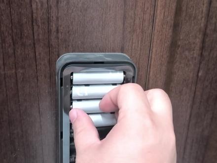 小米智能锁如何换电池。