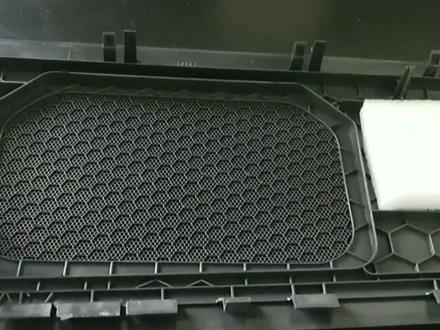 奥迪A4L后低音喇叭共振维修处理#汽车保养与维修 #撸车日常 #专业的事交给专业的人 #骏鹏名车维修