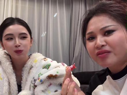 方圆一直吃一堑没有长一智 阿爆吃一堑长一智#阿爆 #方圆 #名场面 #搞笑 #憋住不准笑