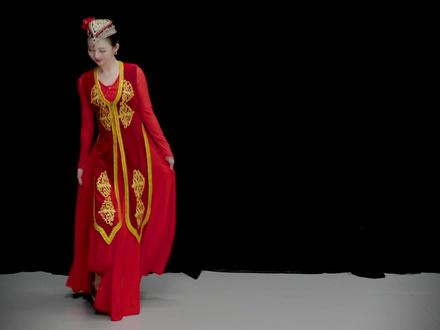 夏一雯老师最新原创《胡里马汤》完整版终于上线啦!快跟着老师的舞步跳起来吧!#新疆舞 #维吾尔族舞蹈 #原创新疆舞 #新疆舞散跳 #舞蹈