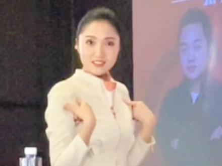 终于可以大方的卖张教官的东西了,真开熏~ 晚上19:00张教官直播间见@🔥张教官的有趣人生