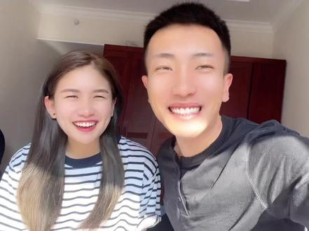 我保佑我一切顺利,希望一切顺利
#订婚快乐 #我们俩