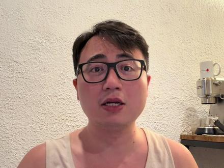 嘉豪梗是集体压抑的产物。 每个人都是潜在的嘉豪,只是你更压抑自己。