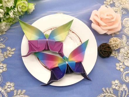 用一张纸教你做一只漂亮的凤尾蝴蝶,快来叠一个做装饰吧!