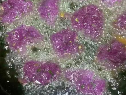 #地方特色美食 赣南特色美食‖油炸大薯包详细教程来啦。这个长的像山药的你们叫啥哦,赣州这边叫大薯🤓🤓 可以蒸炒炸煮汤各种吃法#纯手工制作美食 #美食 #抖音美食推荐官 #真材实料才能做出好味道