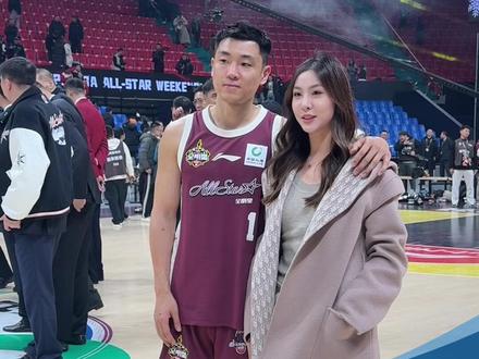 高诗岩:能够享受全明星周末很开心,带妻子吃了当地的美食