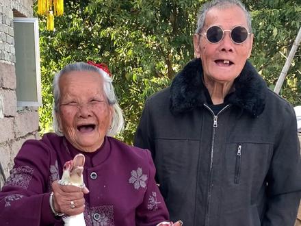 爷爷奶奶抓鸭子#抓鸭子 #阿公阿嬷