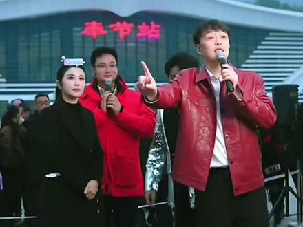 四位歌手同台演出为晚餐买单