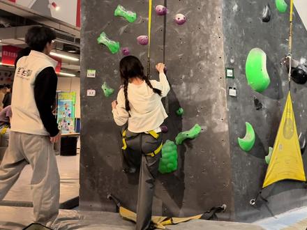 小王不断完成新的挑战🧗#攀岩