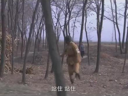 芳林嫂单枪匹马,用手榴弹炸死了松尾,获得了重要情报