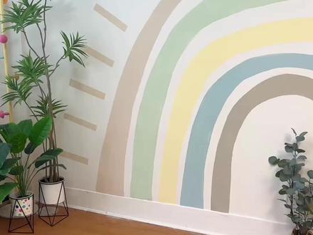 废纸箱大改造!自制城市轨道建设,让娃玩到不想睡
大大的快递纸箱不要扔,把娃的玩具轨道火车装进去,改造成一座属于自己的城市轨道交通吧!屁桃玩得根本停不下来,这个暑假不无聊啦!
-
🎨自制城市轨道交通-我的微缩世界
📌准备材料:
▫️ 大纸板(快递箱拆平)
▫️ 白色卡纸+水彩笔+胶水
▫️ 丙烯颜料 +软毛刷
▫️ 旧报纸
▫️ 超轻粘土+白乳胶+绿色树粉
▫️ 轨道火车
📌手工过程:
1️⃣用丙烯颜料在废纸板上画城市道路
2️⃣绿色超轻粘土做城市绿化,可以在上面撒上绿色系树粉,效果会更逼真。
3️⃣拼搭城市轨道,让轨道能通往每个角落。
4️⃣卡纸折楼房(平面变立体),让娃画高楼、超市、幼儿园……边画边规划属于自己的城市建筑。
📌目标:
✅ 亲子手工,设计搭建动态轨道城市
✅ 培养空间规划力+问题解决力+创造力
✅ 把玩火车升级成超有意义的早教游戏
✅ 变废为宝培养孩子的想象力
-
这么有趣的自制玩具,快来一起打造属于自己的城市吧!
-
#人类高质量暑假 #智慧爸妈带娃经验 #创意diy #玩具 #手工diy @抖音创作小助手