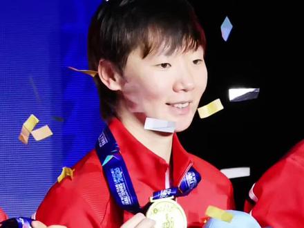 王曼昱哭了,登上热搜第一,两度致谢莎莎情真意切,陈熠,马琳,何卓佳都绷不住了!#王曼昱哭了 #孙颖莎 #伦敦世乒赛 #王曼昱 #王曼昱加油