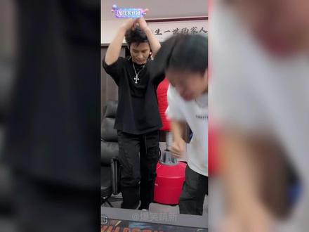 这届粉丝太难带了,小杨哥直播带货被粉丝逼到崩溃,求放过 #一定要看到最后 #内容太过真实 #主播带货翻车现场