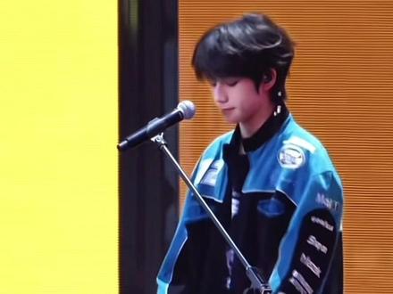 #橹穆 #王橹杰穆祉丞双人舞台 #王橹杰直拍 #适合不适合 #TF家族新音
大家理性磕🍬,看看就好