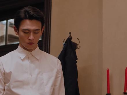 新婚即替身!方穆静领证才知,自己是瞿桦前女友的替身,奶奶一句话当众拆穿!瞿桦醉酒喊前女友名字,方穆静心底最后一丝希冀被彻底击碎!#郭晓婷 #王天辰 #纯真年代的爱情 #纯真年代的爱情越看越上头