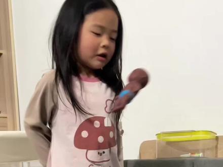 买了个娜塔莎整蛊女儿哈哈哈 #给我看看你的娜塔莎 #用镜头记录女儿的童年 #记录女儿的点点滴滴 #逗比女儿欢乐多