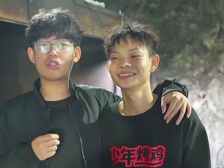 今天来回访火爆全网的少年烤鸡 巨说还上了新闻#少年烤鸡#励志#创业