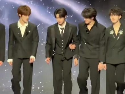 #微博之夜#TOP登陆少年#朱志鑫#张极 #张泽禹