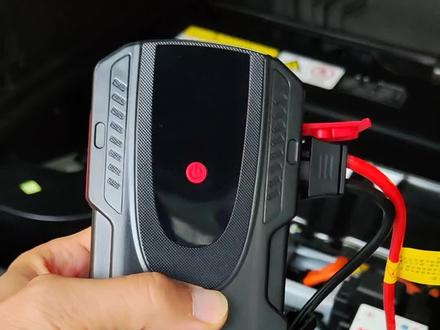 亏电?教你如何给BJ30救援搭电启动 #北京 #北汽 #BJ30 #搭电 #亏电