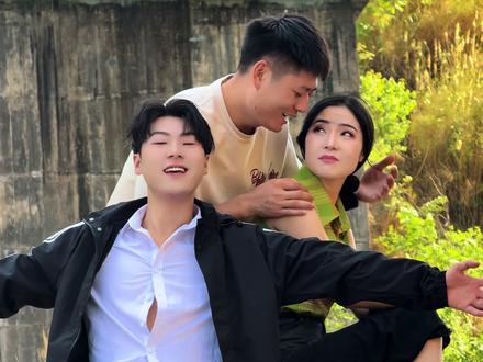 新歌上线(永远做你小乖乖) 这是被绿的节奏么、这首很甜的歌大家可以去对口型哦,听听完整版哦
男:
想要你给的拥抱
爱你的心不动摇
只想拥有你的爱
爱你胜过香飘飘
女:
想做哥哥小宝宝
喜欢对你撒撒娇
魂牵梦绕只为你
要做你的招财猫