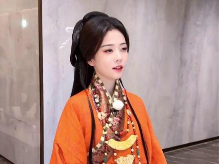 白鹿《奔跑吧》录制路透,一袭红色战国袍惊艳亮相#白鹿 #奔跑吧