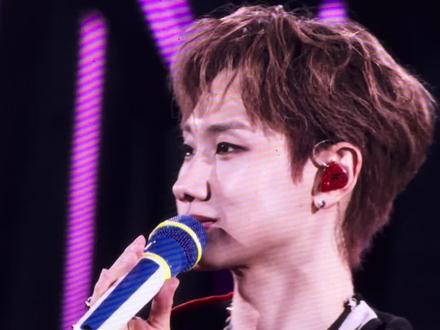 “也希望你知道
在你没票的那段时间里面
我是希望和你们多见一面的”
#南宁 #汪苏泷 #汪苏泷南宁演唱会 #见面